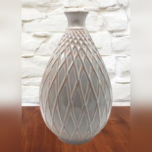 NEW 12 ¾ Inch Gray Beige and Cream Latticework Ceramic Vase